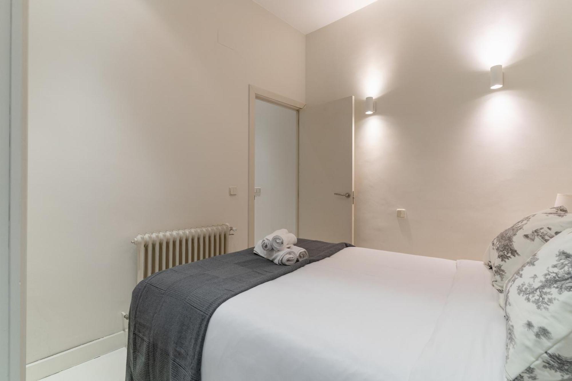 Spacious Modern-3Bedrooms 2Bathrooms-Plaza Mayor Madrid Buitenkant foto