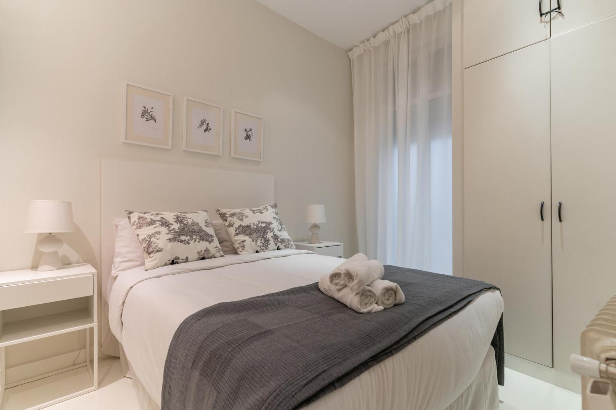 Spacious Modern-3Bedrooms 2Bathrooms-Plaza Mayor Madrid Buitenkant foto