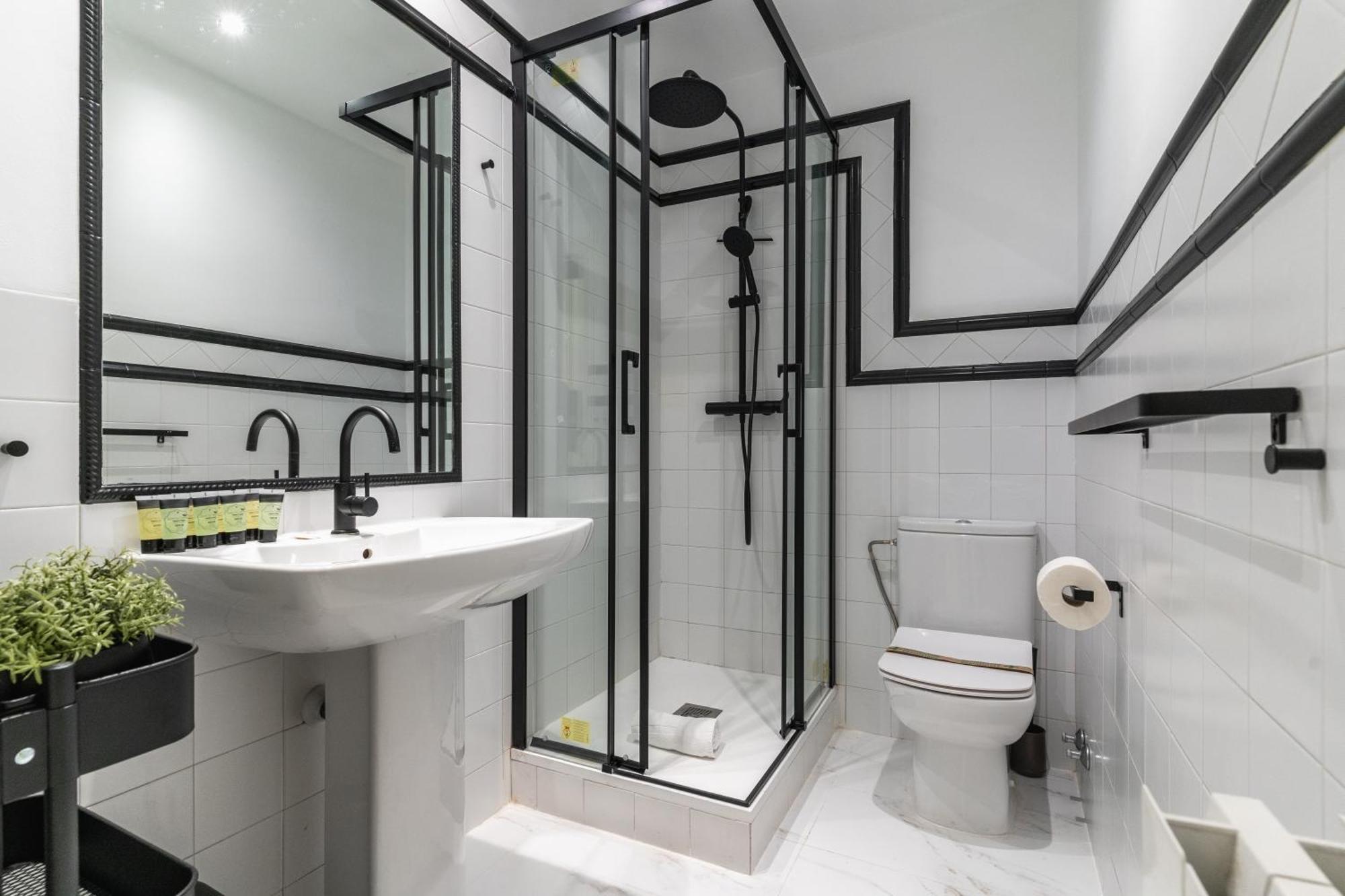 Spacious Modern-3Bedrooms 2Bathrooms-Plaza Mayor Madrid Buitenkant foto