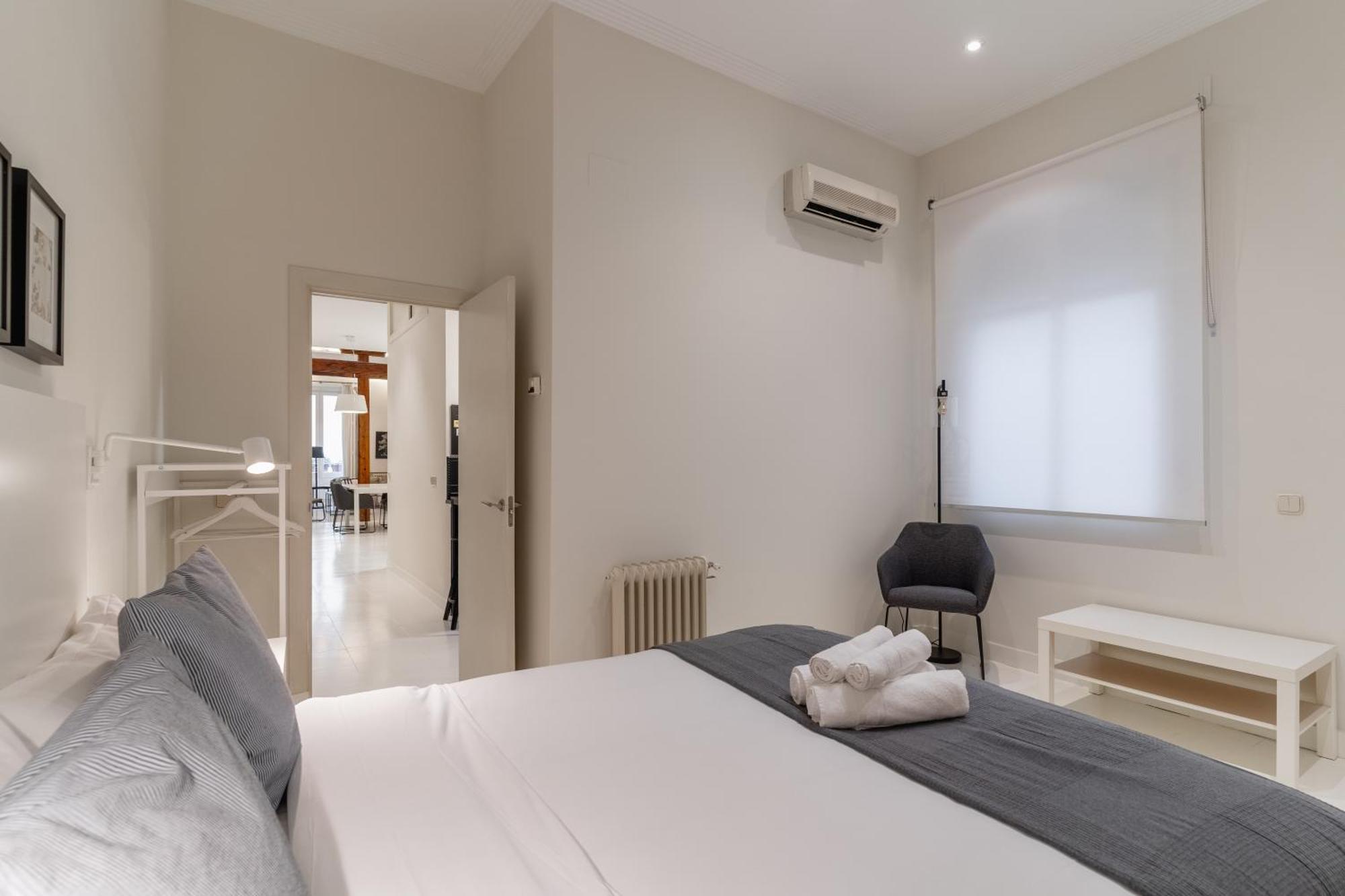 Spacious Modern-3Bedrooms 2Bathrooms-Plaza Mayor Madrid Buitenkant foto